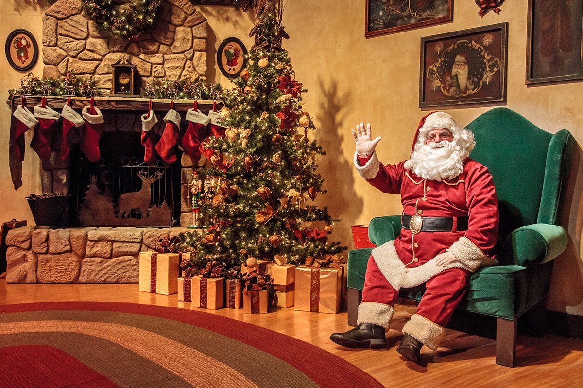 Santa's Christmas Cabin (Courtesy Knott's Berry Farm)