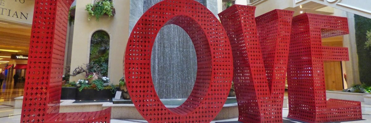 Laura Kimpton's LOVE (©Belinda Fewings)