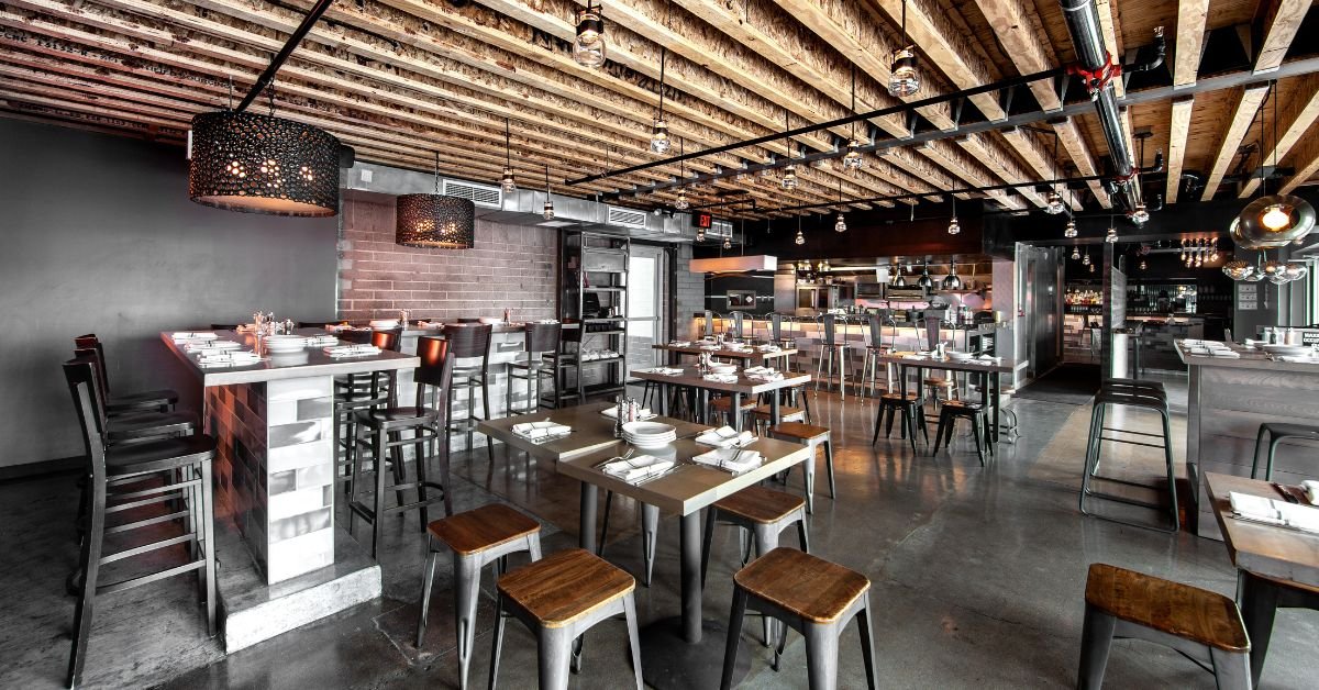 Carson Kitchen Main Dining Room (ยฉChris Wessling)