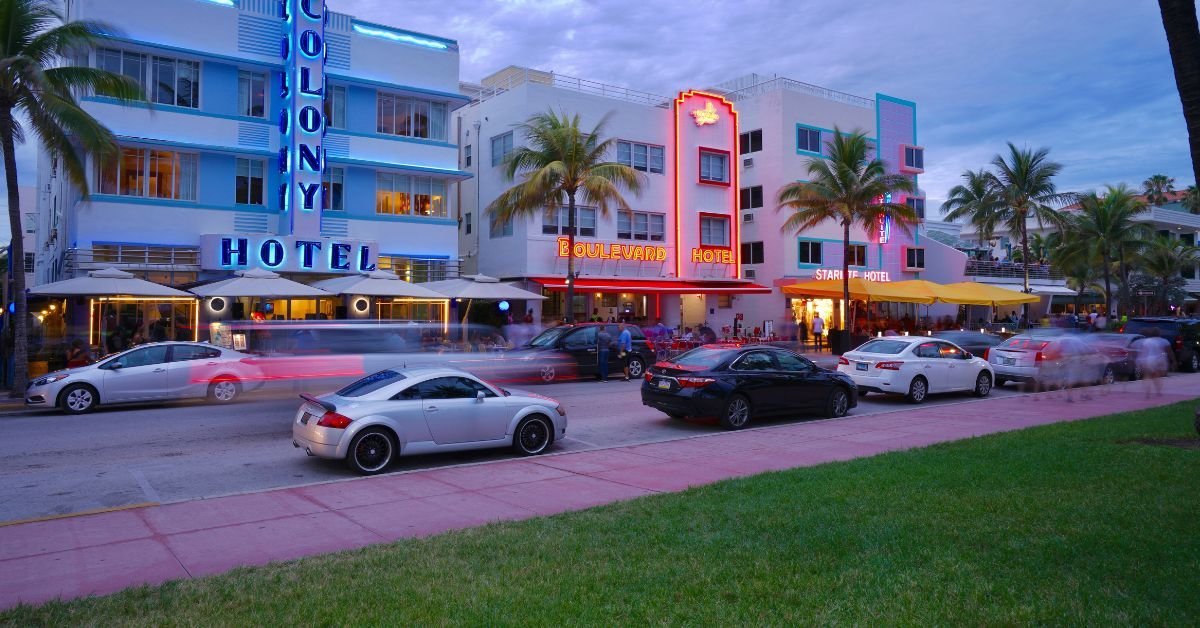 Ocean Drive in Miami (©Tuan Nguyen)