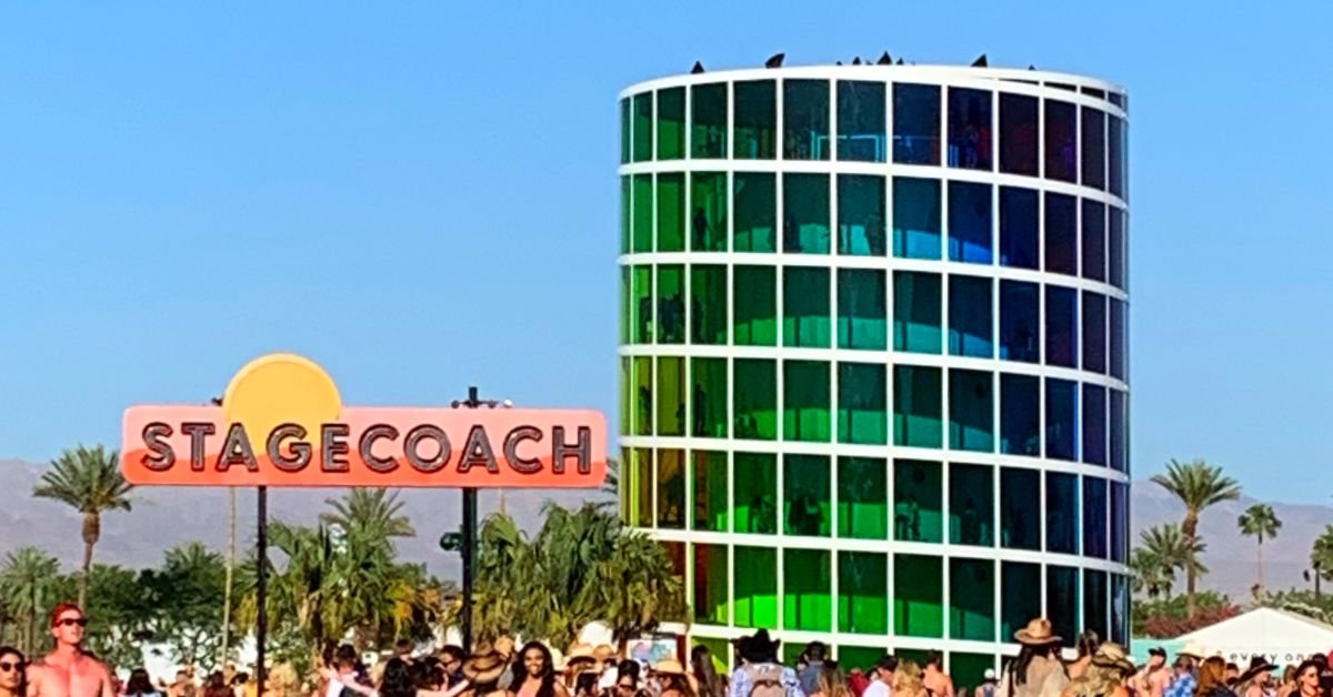 Stagecoach (ยฉMelanie Lee)