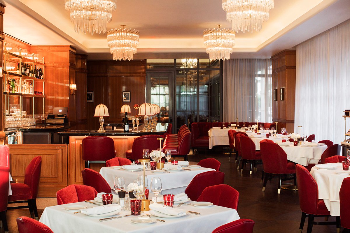 Brasserie Fouquet's (©Matthieu Salvaing, styled by Grace Harris)
