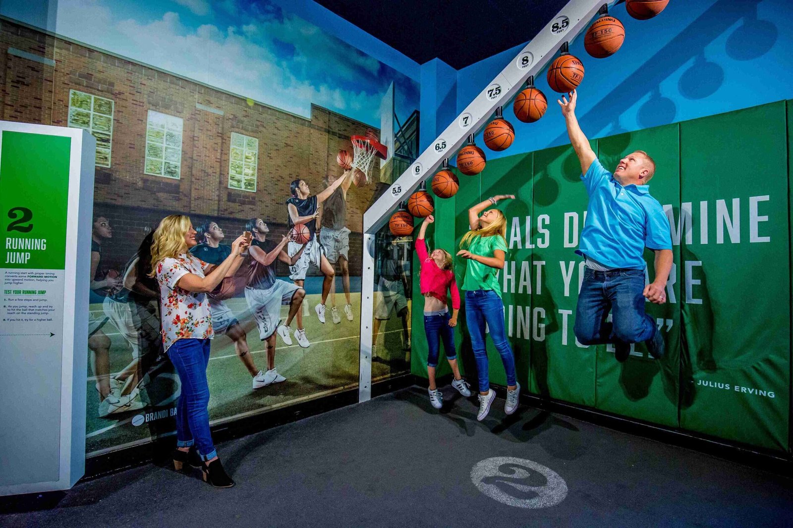 Franklin Institute (Photo by J. Fusco for VISIT PHILADELPHIAยฎ)